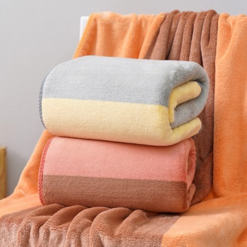 Luxe Plush Coral Fleece Beach Towel - Quick Dry, Super Absorbent & Antibacterial